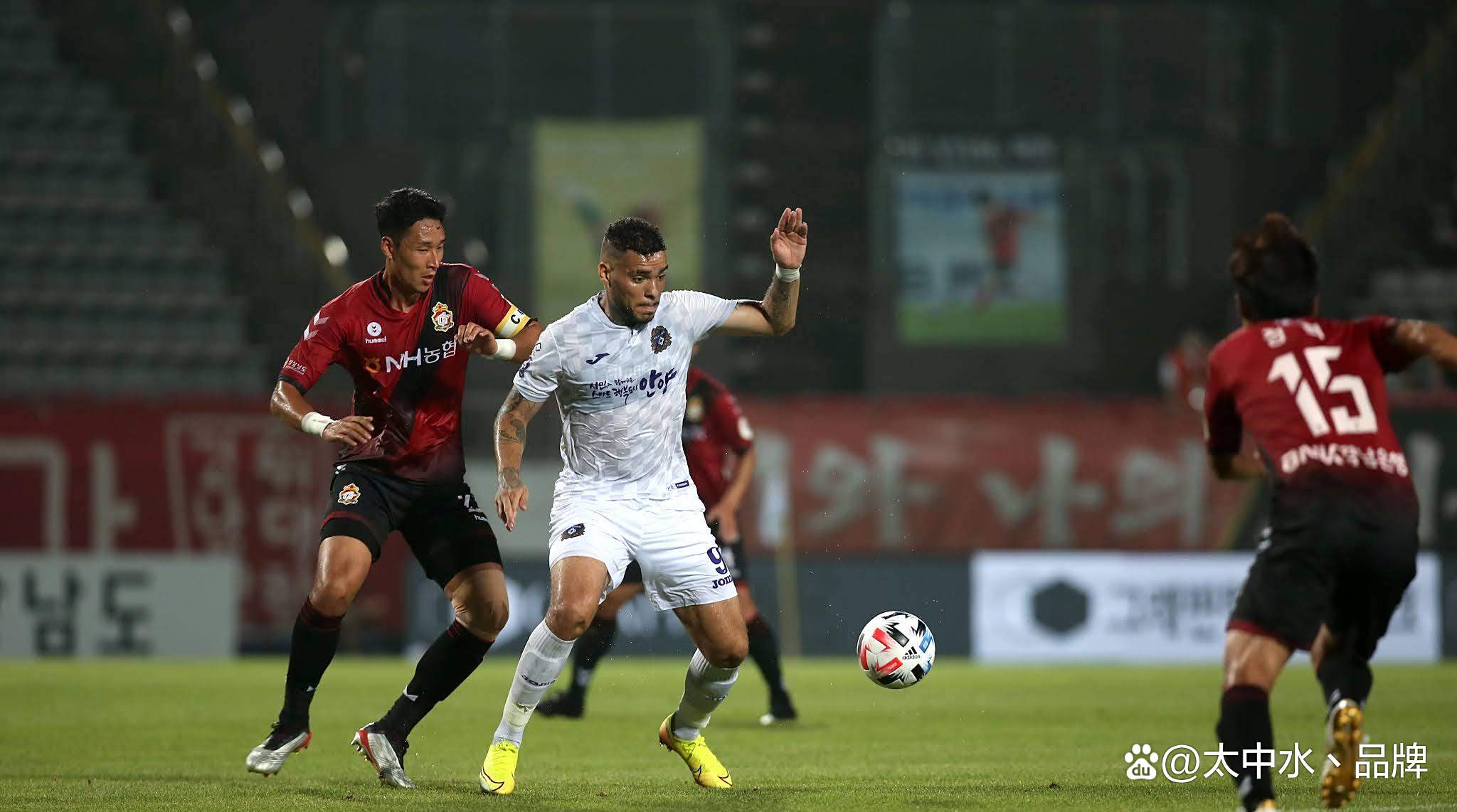 足总杯赛前走向成谜，克里夫兰骑士远射贴柱，悬念犹存，赛程密集仍需轮换(花木兰在军中慰劳将士)-九游娱乐APP