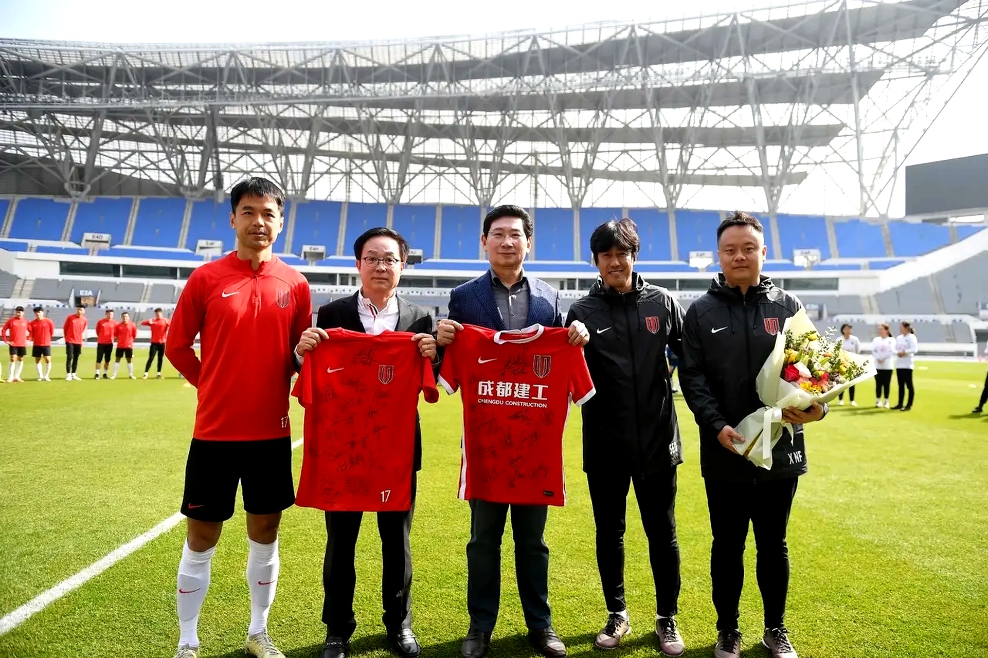 成都蓉城足球比赛活动过程描述-九游网页版